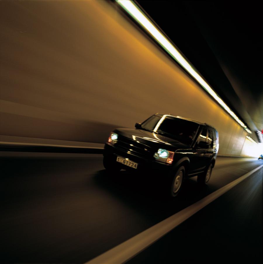  Land Rover Discovery 3 2004 года  (фото 19 из 132)